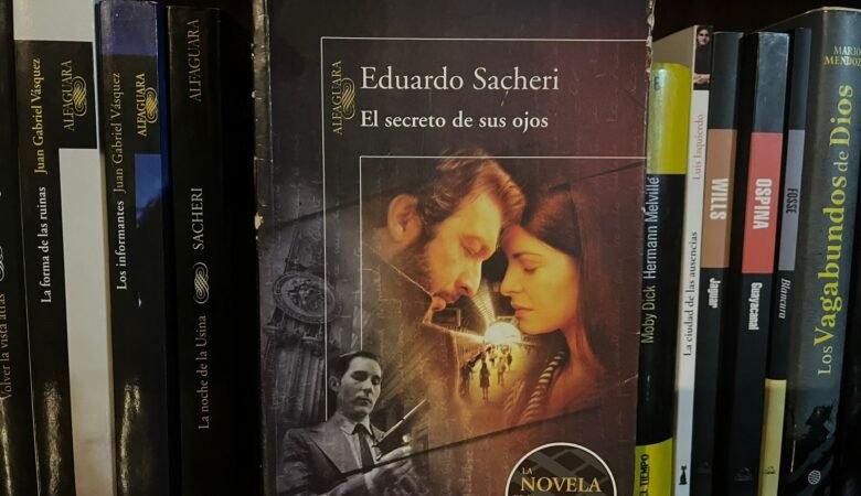 Portada del libro con los protagonistas de la película