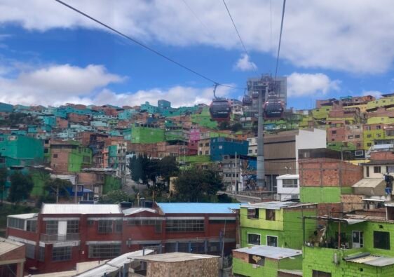 Mirada desde el Telesférico del barrio el Paraíso en Bogotá