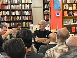 Presentación del escritor Martín Caparrós en la librería Cálamo en Zaragoza España