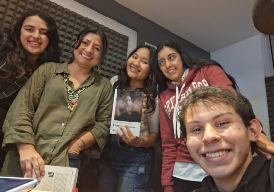 Estudiantes de Comunicación Social Periodismo Uniminuto Centro Educativo Soacha en el último programa de Tinta Rosa