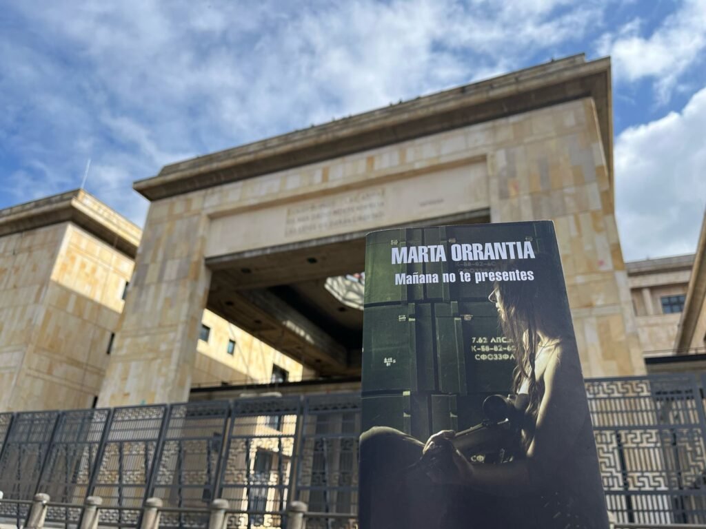 Portada del libro mañana no te presentes frente al Palacio de justicia