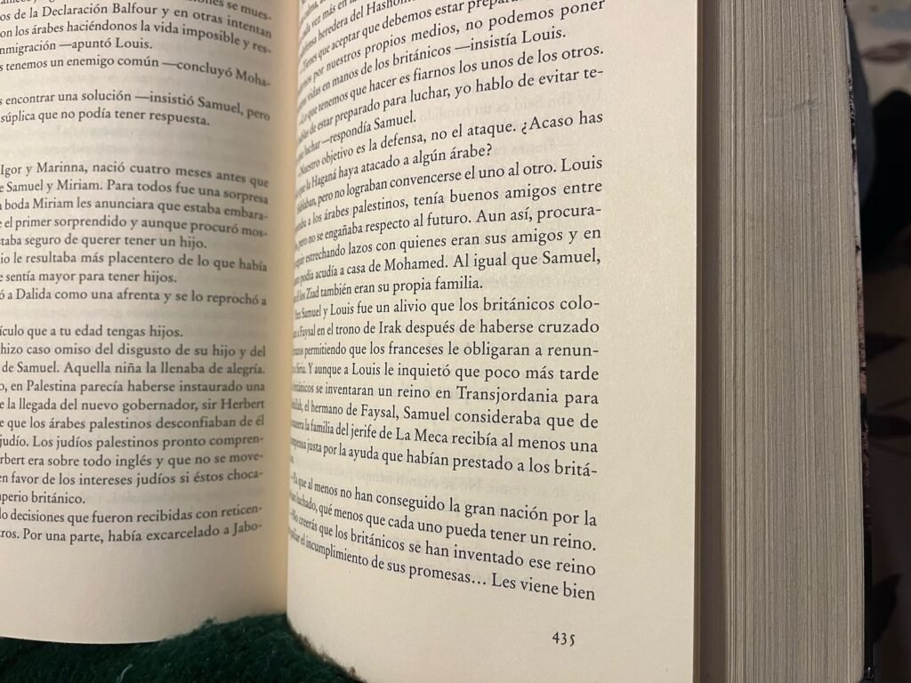 Hojas del libro Dispara, que yo ya estoy muerto