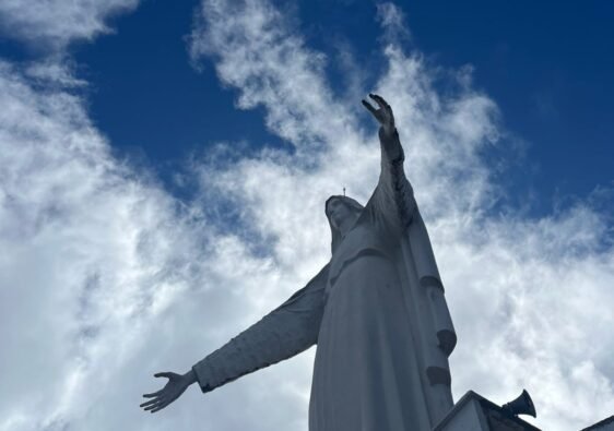 Estatua de la Virgen Inmaculada en el Cerro de Guadalupe. Agosto 2025