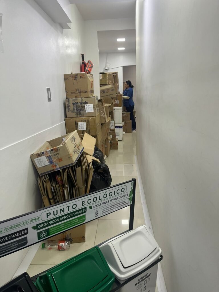 Medicamentos sin sacar de las cajas en Remi de Santa Bárbara