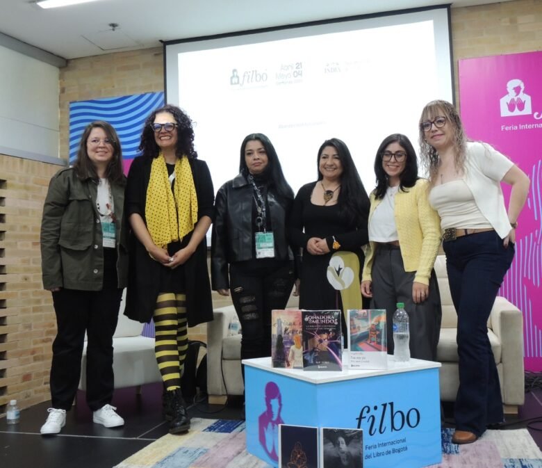 Escritoras en la FilBo 2026 M.P. Toro, Ángela Falla, Malena de Wind, Diana Socha, Ana María Ordóñez y Mafe Medrano Foto de Daniel